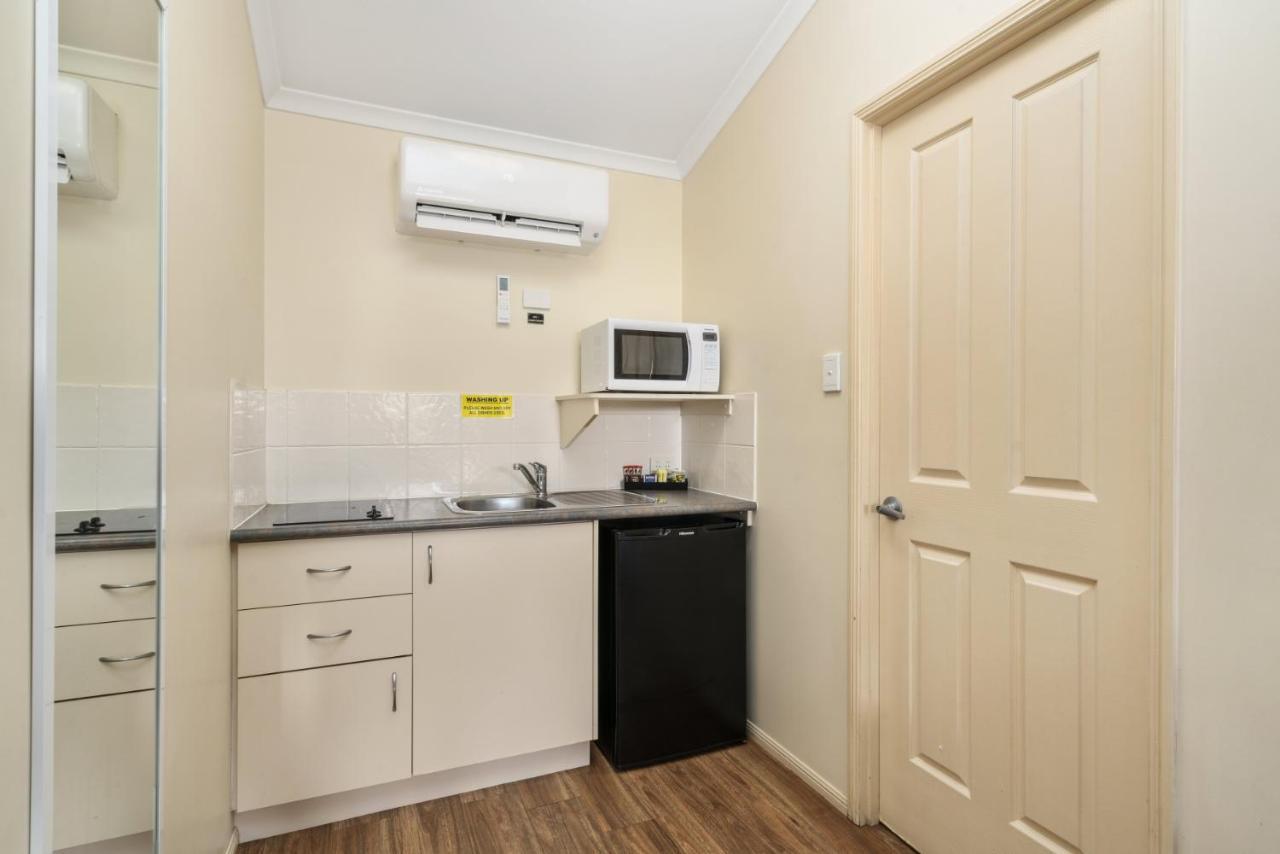 Caboolture Central Motor Inn, Sure Stay Collection By BW Εξωτερικό φωτογραφία