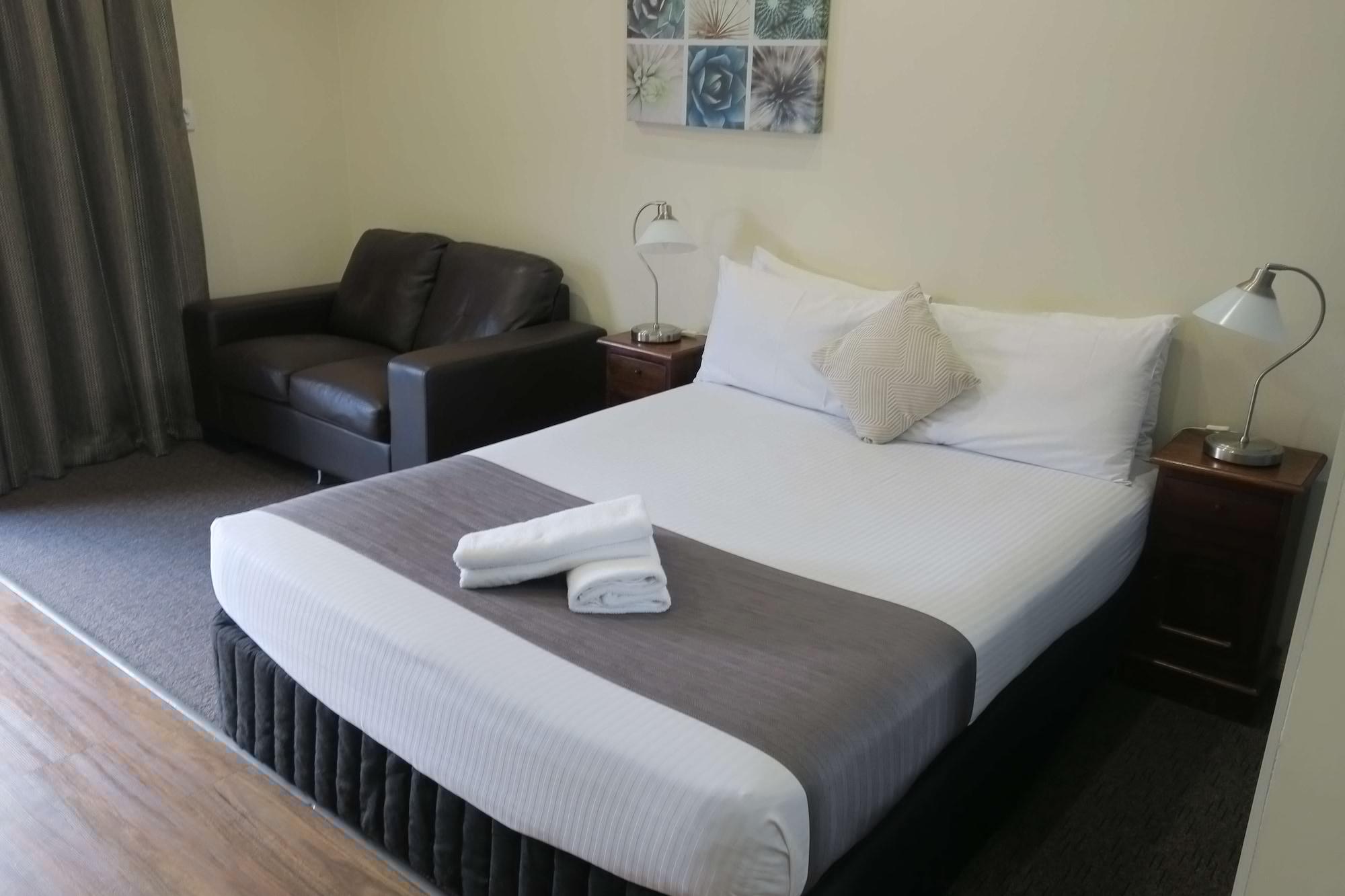 Caboolture Central Motor Inn, Sure Stay Collection By BW Εξωτερικό φωτογραφία