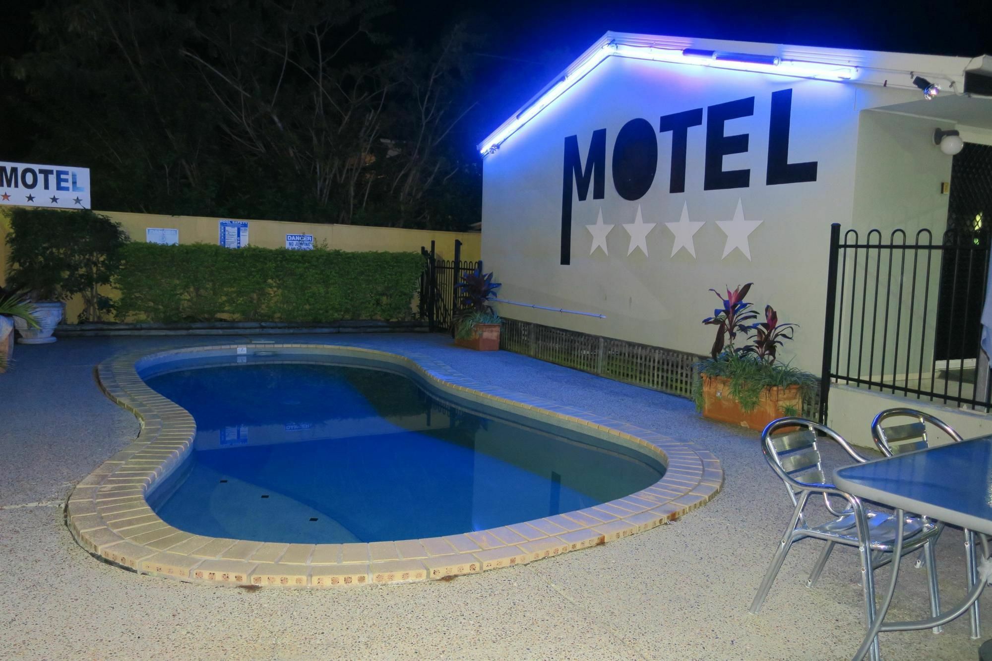 Caboolture Central Motor Inn, Sure Stay Collection By BW Εξωτερικό φωτογραφία
